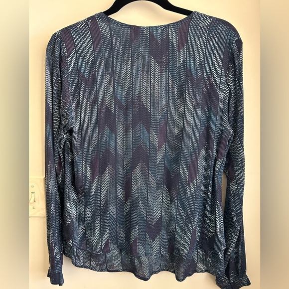 Anthropologie Cloth & Stone Dotted Herringbone Blouse, Blue Motif, Size Small - Picture 3 of 8